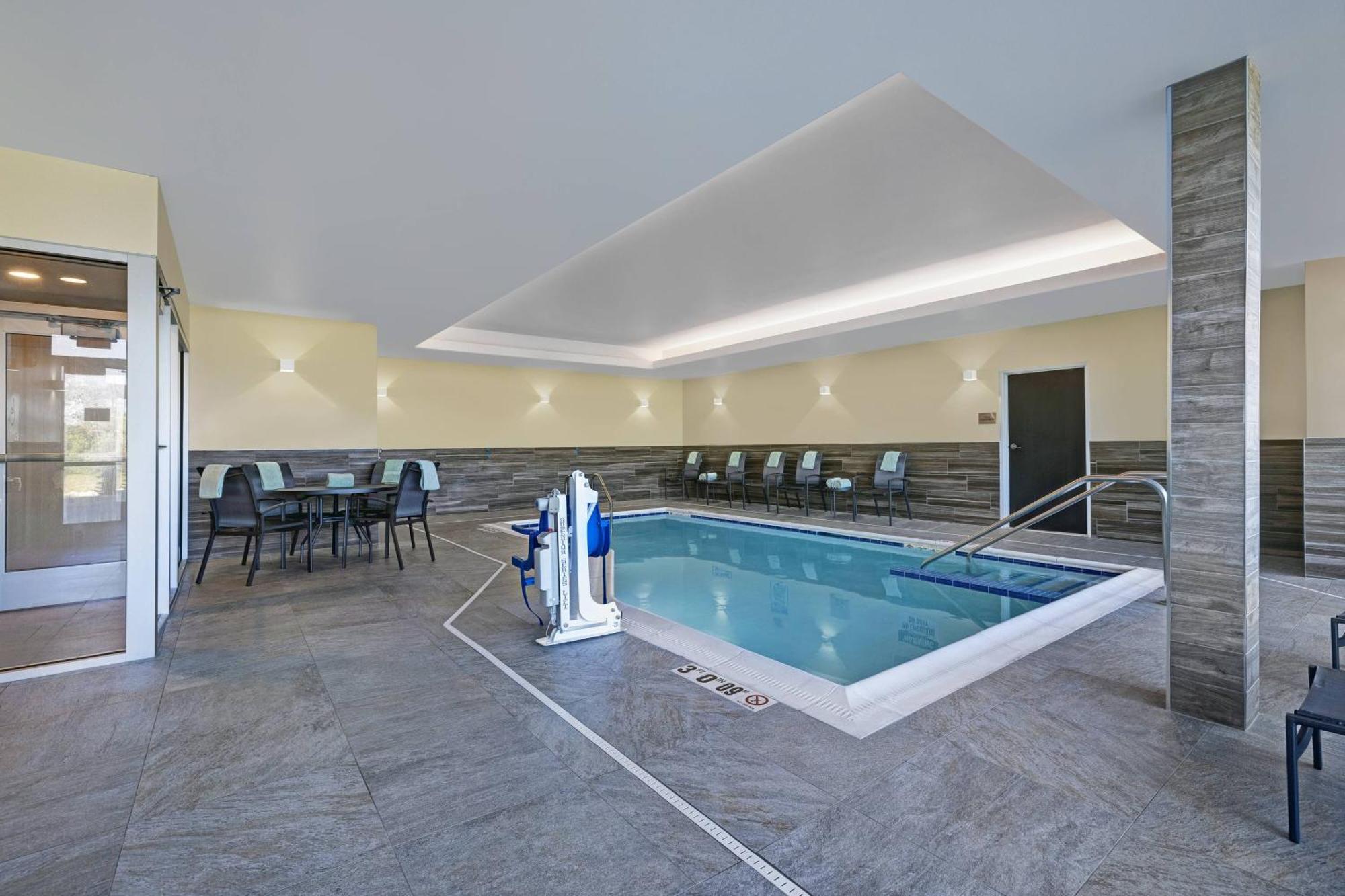 Fairfield Inn & Suites By Marriott Milwaukee ブルックフィールド エクステリア 写真