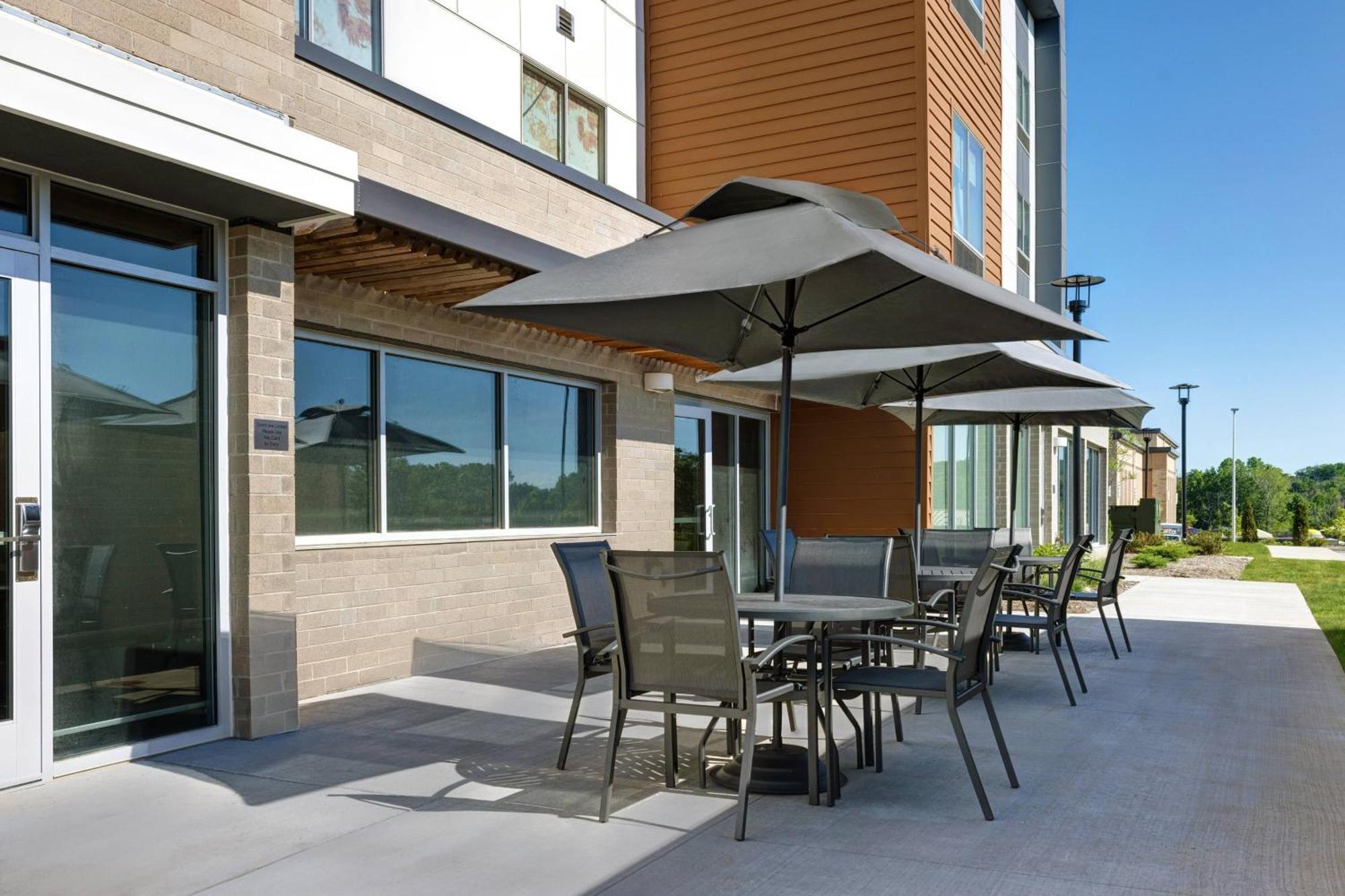 Fairfield Inn & Suites By Marriott Milwaukee ブルックフィールド エクステリア 写真
