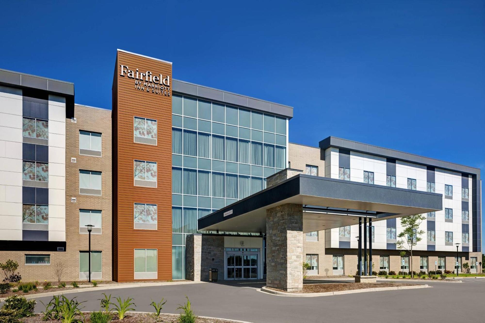 Fairfield Inn & Suites By Marriott Milwaukee ブルックフィールド エクステリア 写真